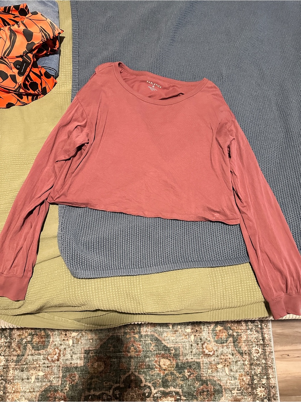 Fabletics Wilfred Free Cropped Long-Sleeve shirt in Dusty Rose